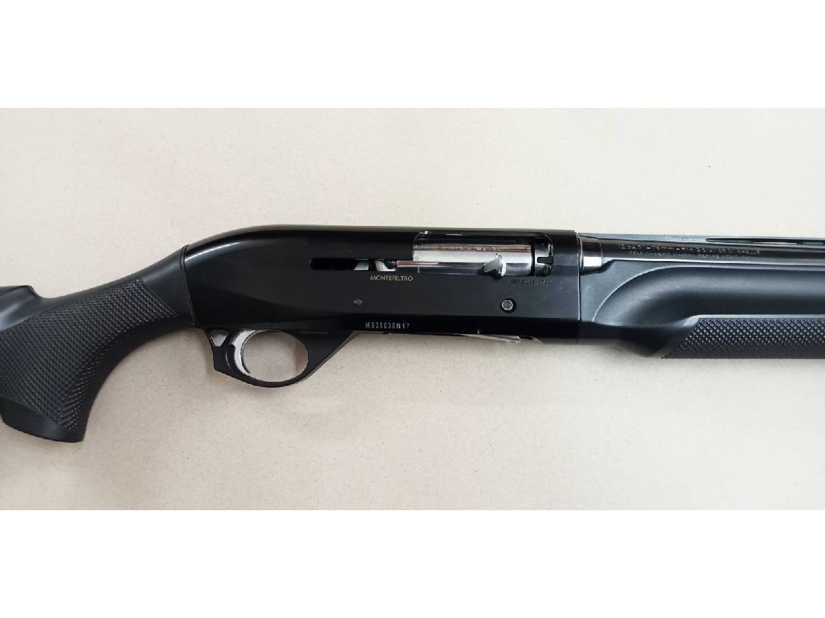 Escopeta semiautomática Benelli Montefeltro Comfort