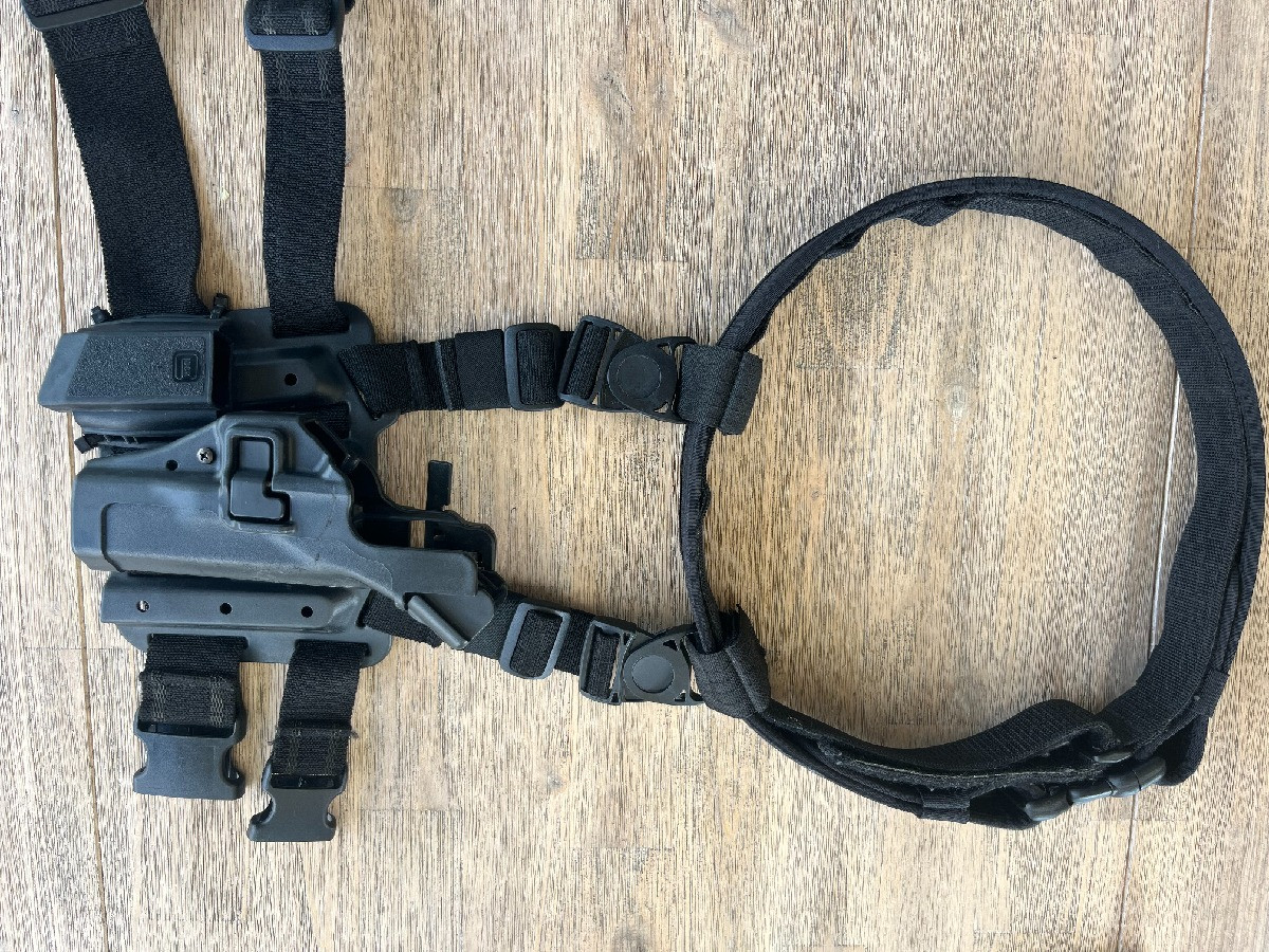 Funda Blackhawk Serpa Nivel 3 para Glock 17 y cinturón