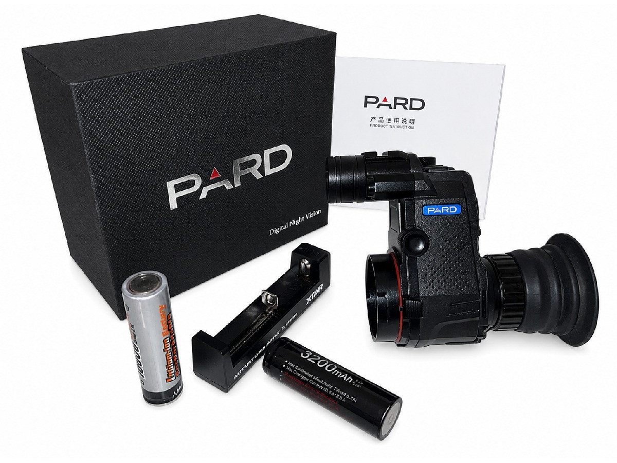 Visor nocturno Marca PARD. Modelo NV007S. Cargador y pilas.