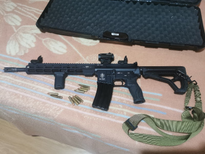 Ar15 semiautomático.