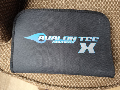 Arco de poleas PSE Phenom XT y accesorios