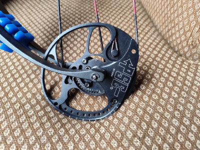 Arco de poleas PSE Phenom XT y accesorios