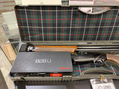 Benelli 828u black. Escopeta de caza