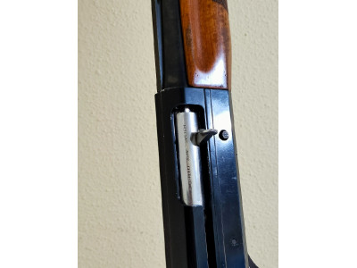 Benelli escopeta semiautomática