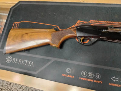 Benelli Montefeltro con Polichoques