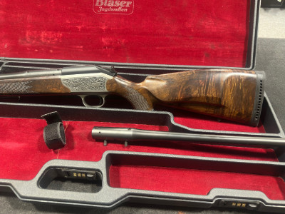 Blaser R93 Luxus 3006 + cañón 243