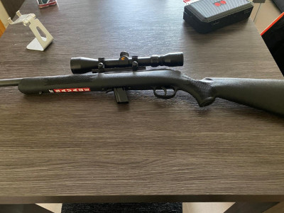 Carabina Semiautomática Savage 64 FV-SR | Cal. .22