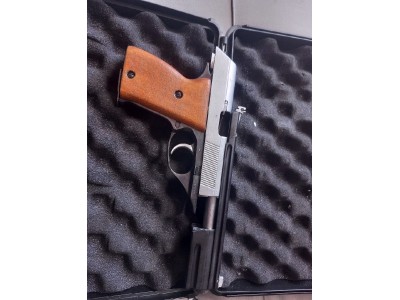 En lugo astra ts22.  22lr