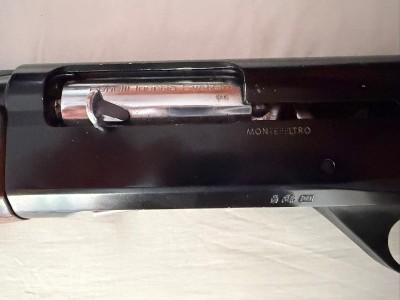 Escopeta  para zurdo marca benelli