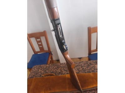 Escopeta Benelli repertidora con polichoks calibre 12 en per