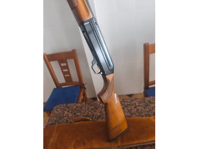 Escopeta Benelli repertidora con polichoks calibre 12 en per
