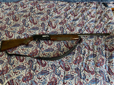 Escopeta Browning B-80