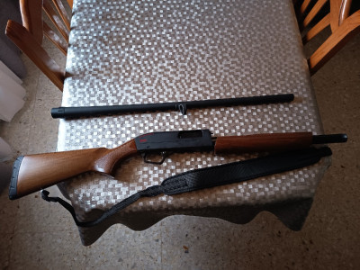 Escopeta de corredera calibre 12 Winchester SXP Field