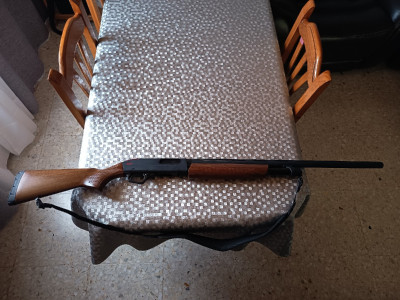 Escopeta de corredera calibre 12 Winchester SXP Field