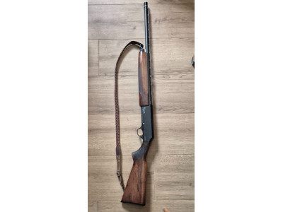 Escopeta de repetición Browning Saut