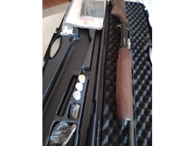 Escopeta marca browning