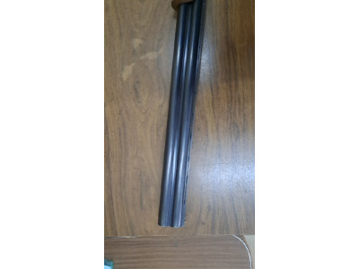 Escopeta marca investra superpuesta. calibre 12. recámara má