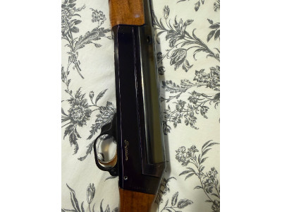 Escopeta repetidora Benelli Premium Light