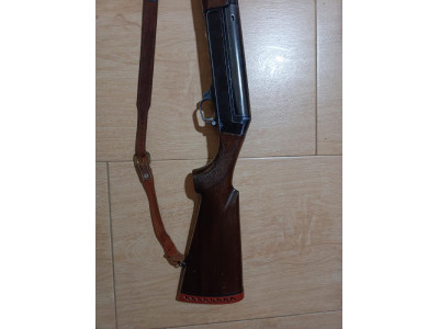 Escopeta semiautomática repetidora Benelli sl-121