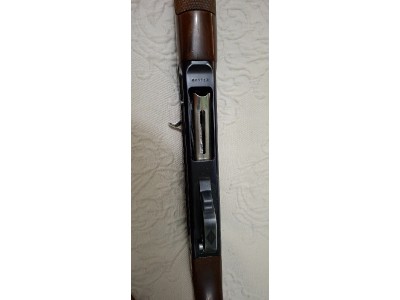 Escopeta repetidora Benelli superligera calibre 12 en Getafe