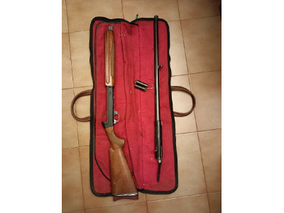 Escopeta repetidora Benelli, calibre 12