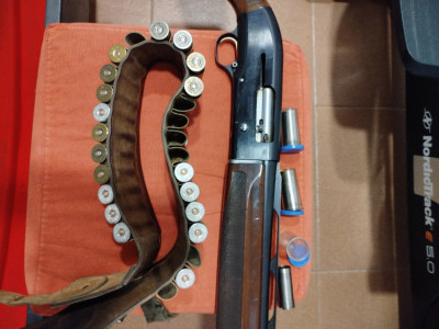 Escopeta repetidora Beretta del calibre 12.