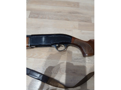 Escopeta repetidora Beretta modelo 303 calibre 12