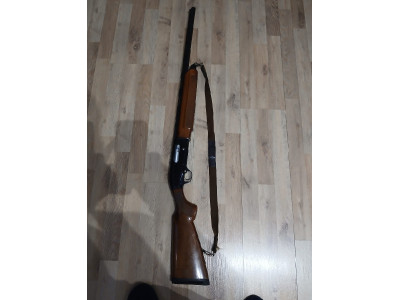 Escopeta repetidora Beretta modelo 303 calibre 12