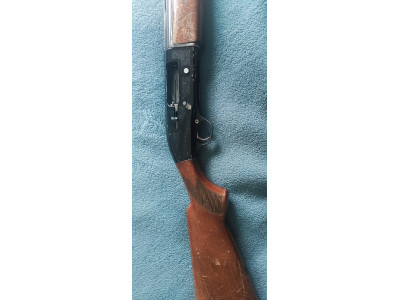 Escopeta repetidora Breda.