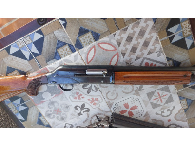Escopeta semiautomatica breda