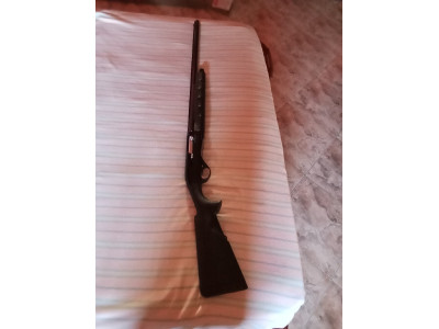 Escopeta semiautomática Benelli Montefeltro