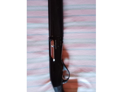 Escopeta semiautomática Benelli montefeltro
