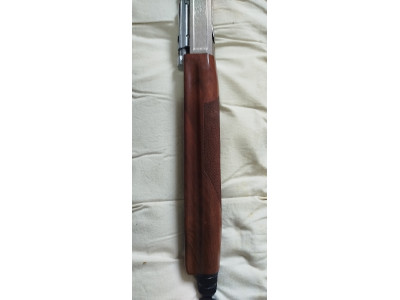 Escopeta semiautomática Benelli Raffaelo SL. Maletín choques