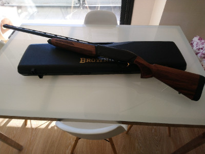 Escopeta semiautomática Browning Maxus 2 Hunter