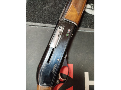 Escopeta semiautomática Lanber muy bien cuidada.