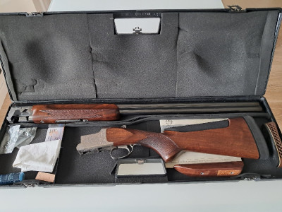 Escopeta superpuesta Miroku MK-38 TRAP.