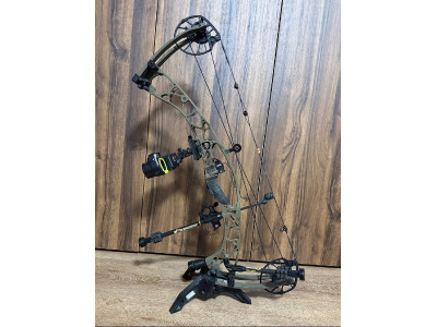 Hoyt Alpha X 33 + Accesorios