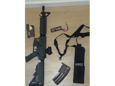 Pack airsoft fusil M4 CM.517 + gafas + máscara + bolas + batería + cargador