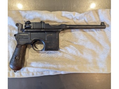 Mauser C96 7.63 Mauser con culatín y 2 peines originales.