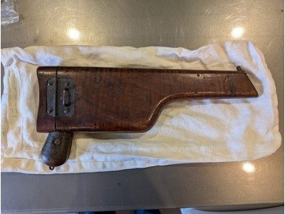 Mauser C96 7.63 Mauser con culatín y 2 peines originales.