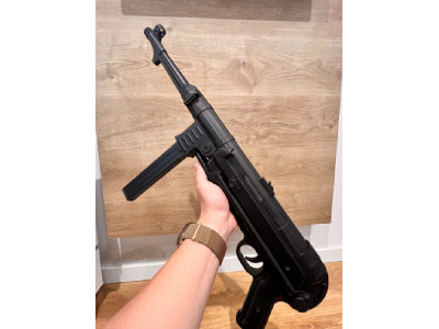 MP-40 airsoft subfusil aleman