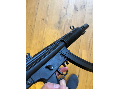 MP5 de CYMA (airsoft)
