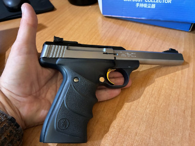 pistola BROWNING BUCK MARK CAL.22 L.R.