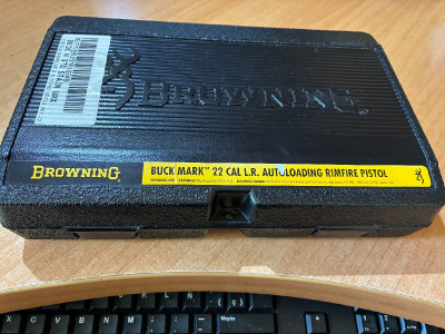 Pistola Browning Buck Mark Cal. 22 L.R.