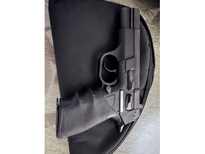 Pistola 9 mm pb marca Tanfoglio