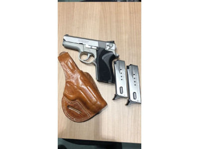 Pistola Calibre 9 mm PARABELLUM SMITH WESSON modelo 6906