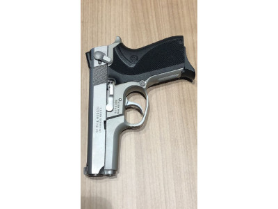 Pistola Calibre 9 mm PARABELLUM SMITH WESSON modelo 6906