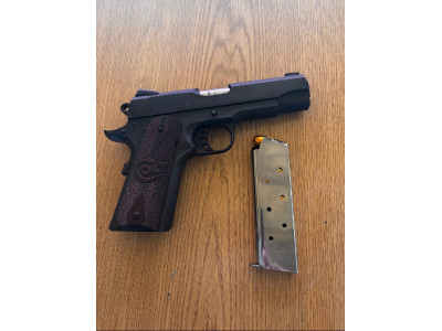 Pistola Colt Combat Commander 1911 45 ACP