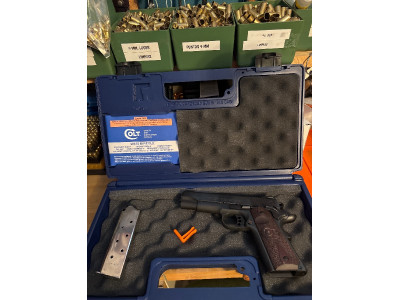 Pistola Colt 1911 45 ACP