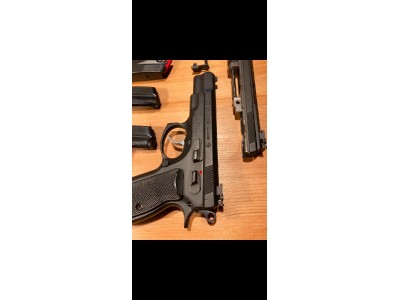 Pistola CZ 85 Combat